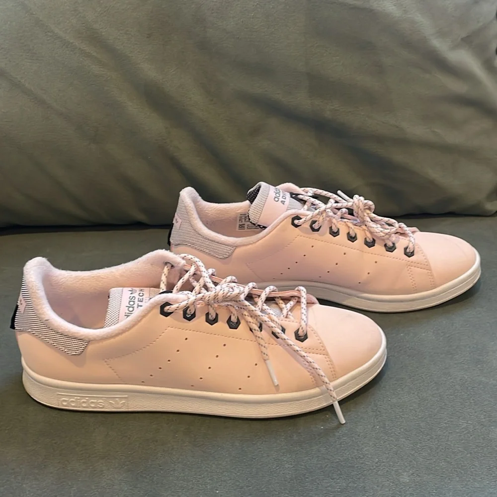 Pink Adidas Aditech Low Top Sneaker Sz 9.5” - Picture 3 of 6